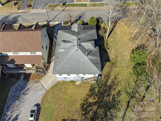 1011 Ashe Avenue NW, Lenoir, NC 28645