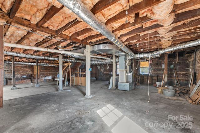 1011 Ashe Avenue NW, Lenoir, NC 28645