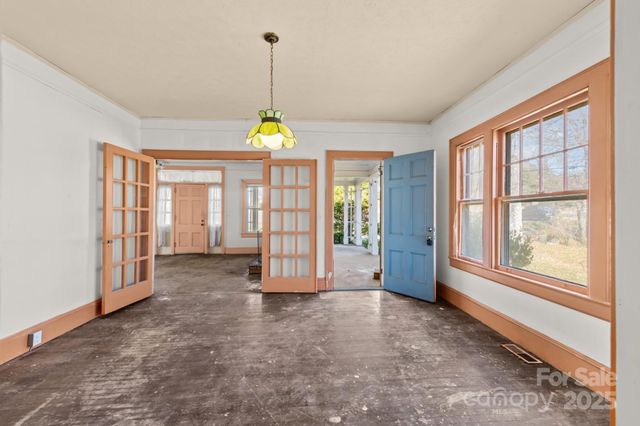 1011 Ashe Avenue NW, Lenoir, NC 28645