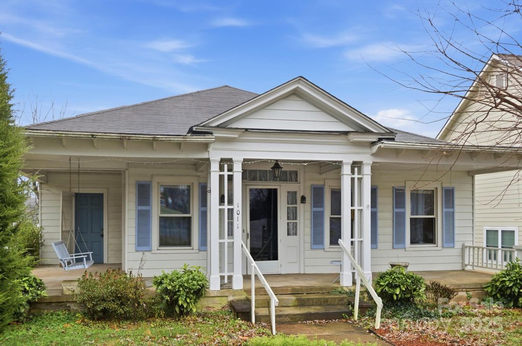 1011 Ashe Avenue NW, Lenoir, NC 28645