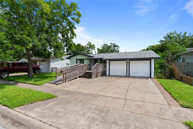 3929 Bradford Dr, Corpus Christi, TX 78415
