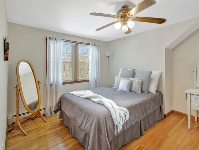 15 Riverside Dr, Mansfield, MA 02048