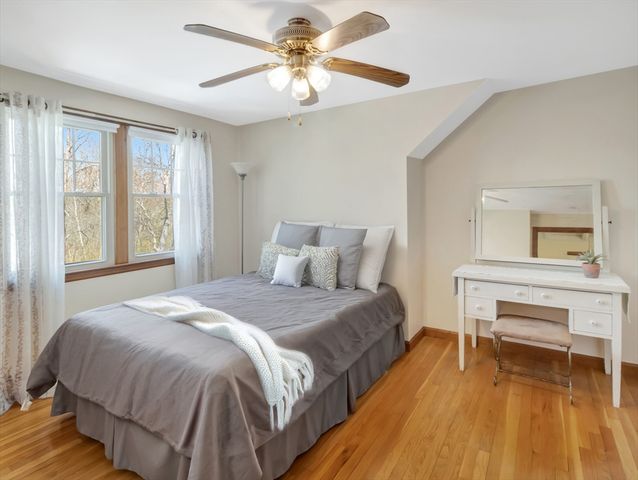 15 Riverside Dr, Mansfield, MA 02048