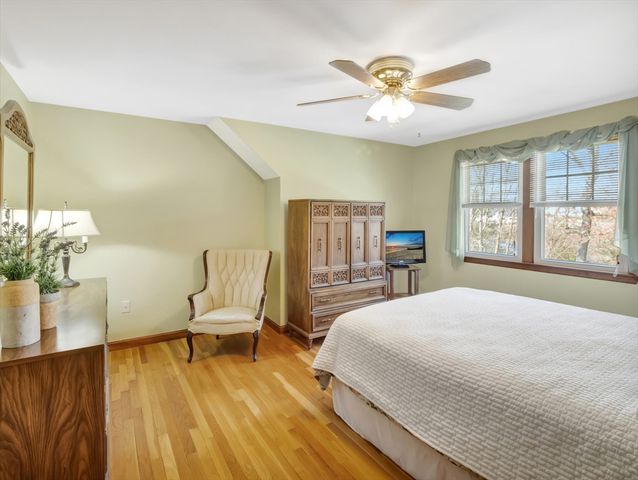 15 Riverside Dr, Mansfield, MA 02048