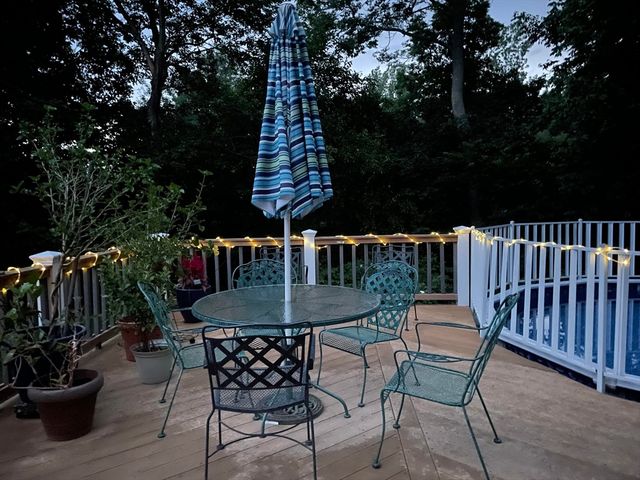 15 Riverside Dr, Mansfield, MA 02048