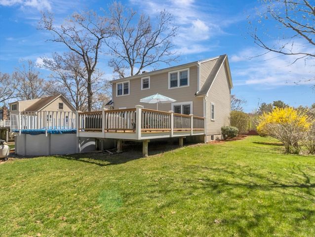 15 Riverside Dr, Mansfield, MA 02048