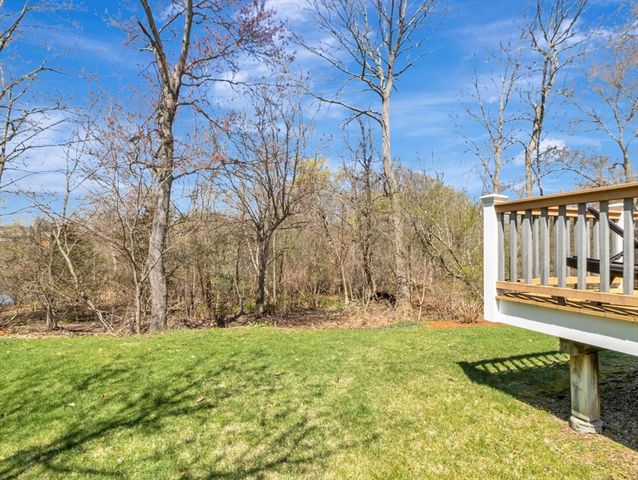 15 Riverside Dr, Mansfield, MA 02048