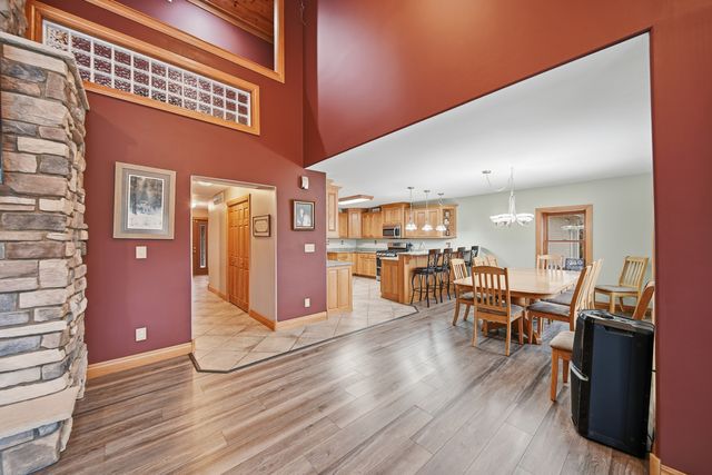 7231 S lost Nation Road, Dixon, IL 61021