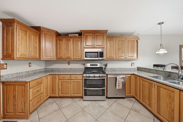 7231 S lost Nation Road, Dixon, IL 61021