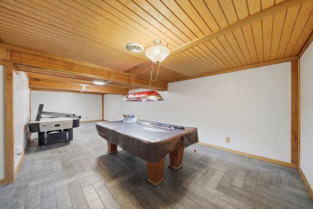 7231 S lost Nation Road, Dixon, IL 61021