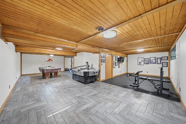 7231 S lost Nation Road, Dixon, IL 61021