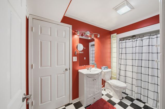 7231 S lost Nation Road, Dixon, IL 61021