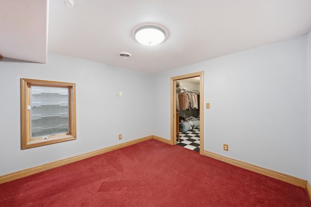 7231 S lost Nation Road, Dixon, IL 61021