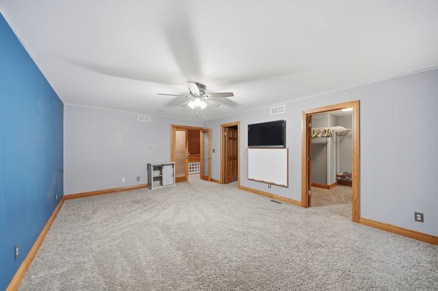 7231 S lost Nation Road, Dixon, IL 61021