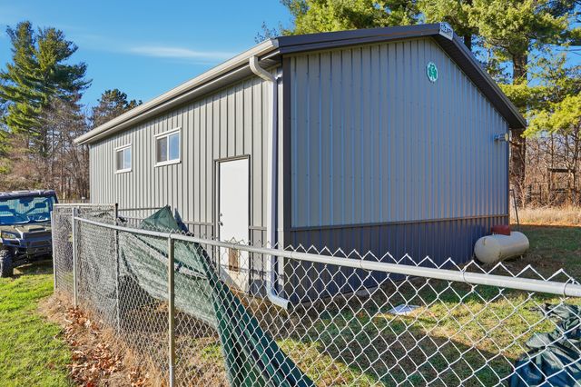 7231 S lost Nation Road, Dixon, IL 61021