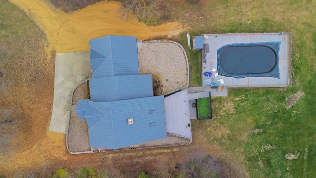 7231 S lost Nation Road, Dixon, IL 61021