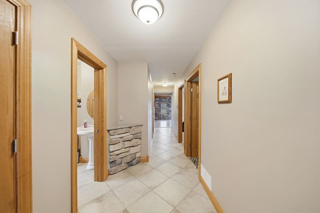 7231 S lost Nation Road, Dixon, IL 61021