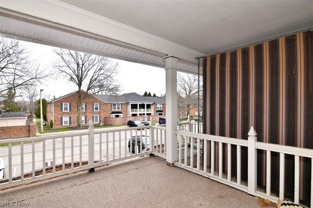 2108 Glouchester Drive, Lyndhurst, OH 44124