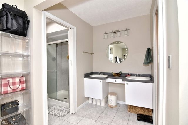 2108 Glouchester Drive, Lyndhurst, OH 44124