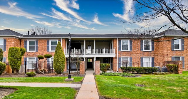 2108 Glouchester Drive, Lyndhurst, OH 44124