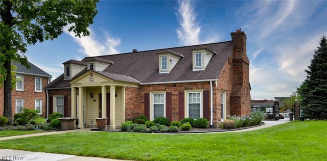 2108 Glouchester Drive, Lyndhurst, OH 44124