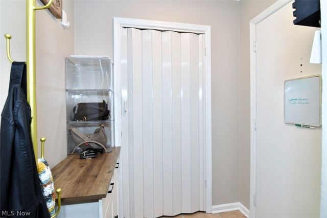 2108 Glouchester Drive, Lyndhurst, OH 44124