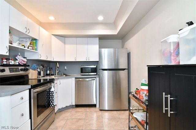 2108 Glouchester Drive, Lyndhurst, OH 44124