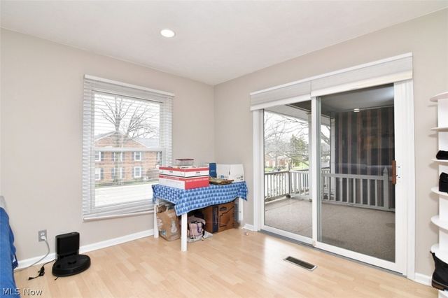 2108 Glouchester Drive, Lyndhurst, OH 44124