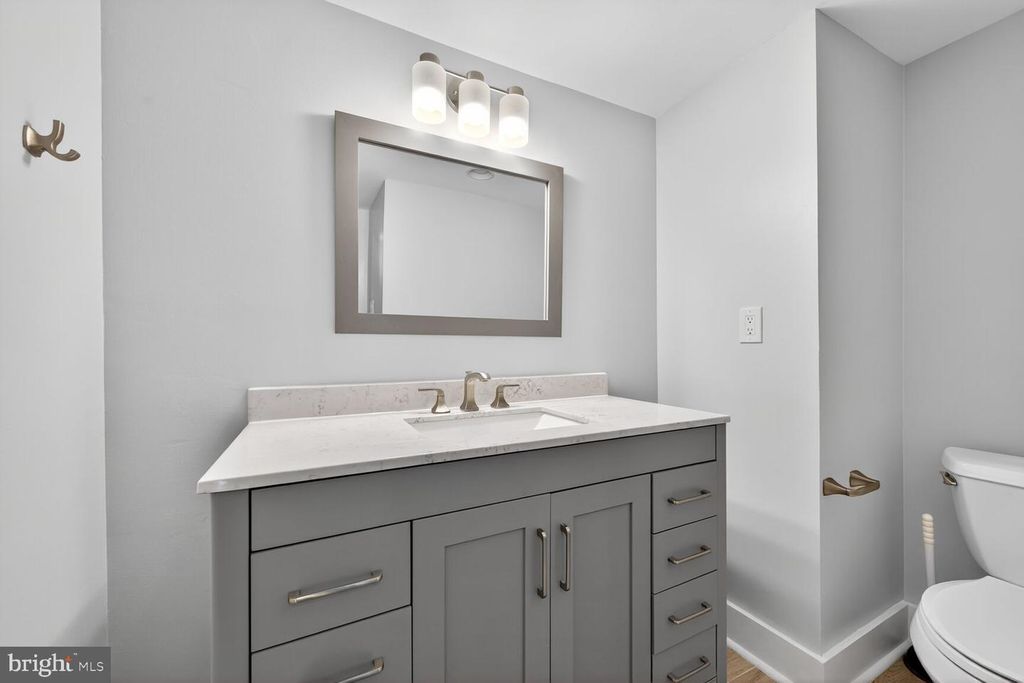12 TYNEWICK CT, Silver Spring, MD 20906