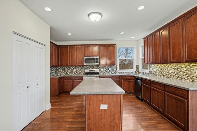 26613 Silverleaf Drive, Plainfield, IL 60585