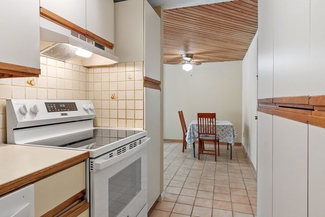 36 Leonard Rd 36, Boxborough, MA 01719