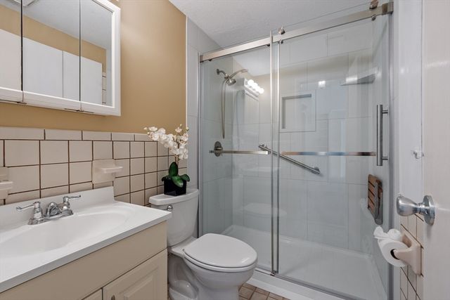 36 Leonard Rd 36, Boxborough, MA 01719