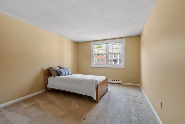 36 Leonard Rd 36, Boxborough, MA 01719