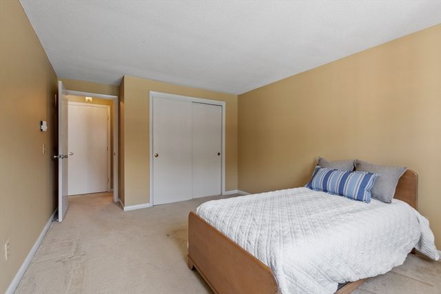 36 Leonard Rd 36, Boxborough, MA 01719