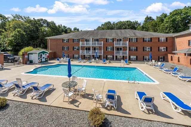 36 Leonard Rd 36, Boxborough, MA 01719