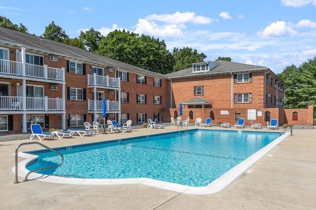 36 Leonard Rd 36, Boxborough, MA 01719