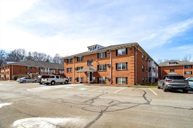 36 Leonard Rd 36, Boxborough, MA 01719