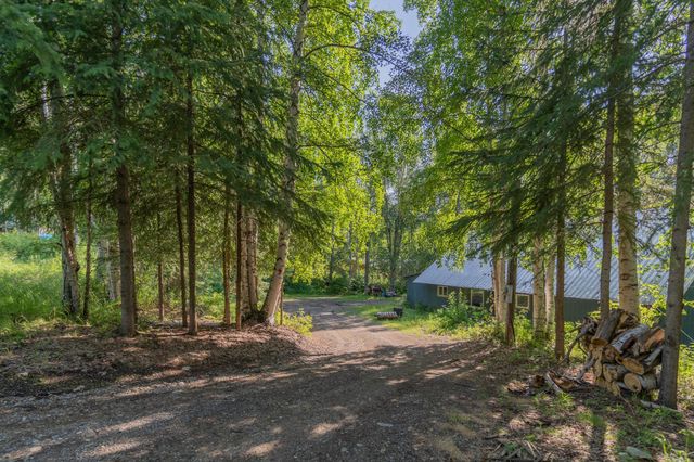 858 CRAZY HORSE WAY, Fairbanks, AK 99712