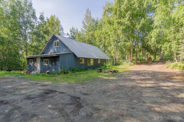 858 CRAZY HORSE WAY, Fairbanks, AK 99712