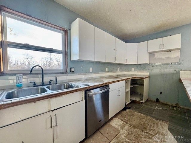 4407 Redmond Road, Springfield, OH 45505