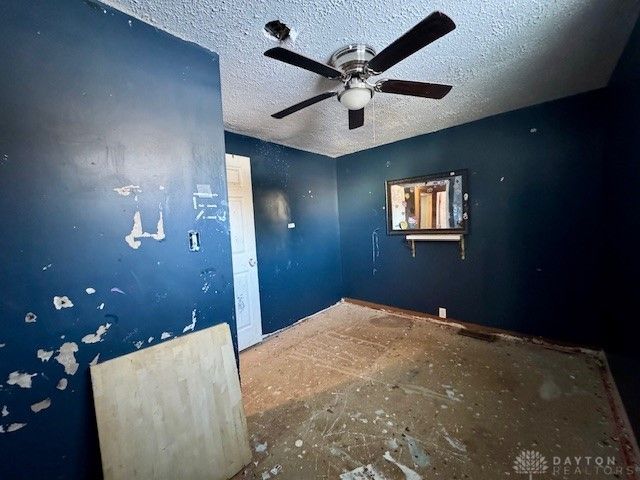 4407 Redmond Road, Springfield, OH 45505