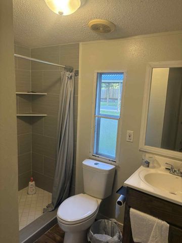 135 Rembrandt Circle, Defuniak Springs, FL 32433