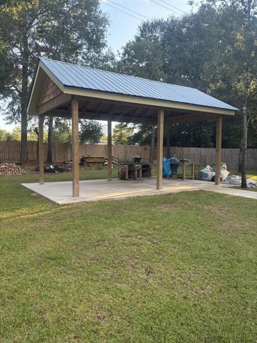 135 Rembrandt Circle, Defuniak Springs, FL 32433