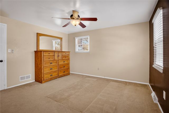 106 Valley Hi Dr, Ross Twp, PA 15229