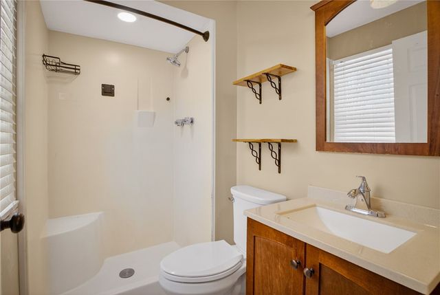 106 Valley Hi Dr, Ross Twp, PA 15229