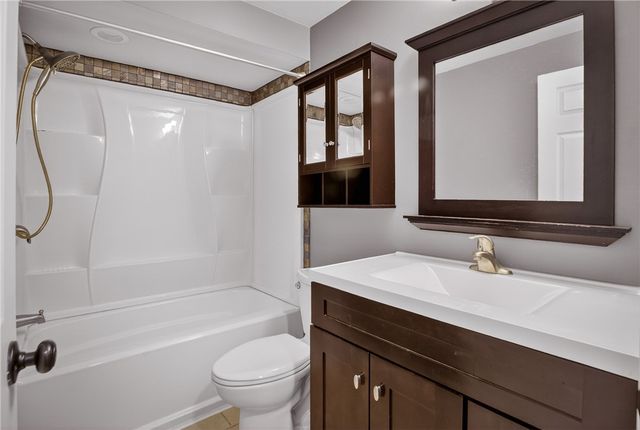 106 Valley Hi Dr, Ross Twp, PA 15229