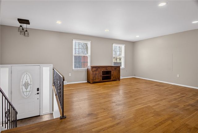 106 Valley Hi Dr, Ross Twp, PA 15229