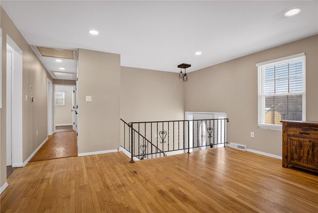 106 Valley Hi Dr, Ross Twp, PA 15229