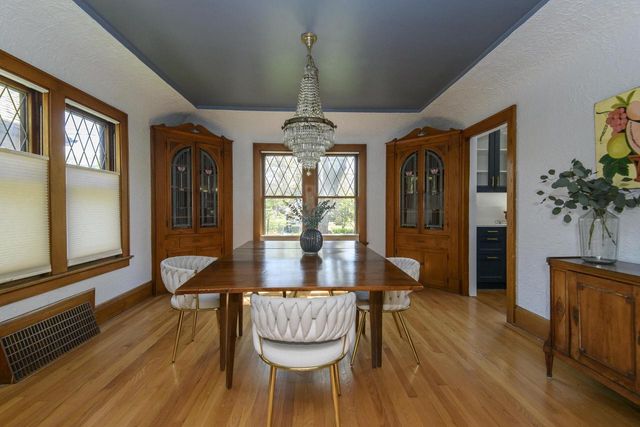 2844 N Hartung AVENUE, Milwaukee, WI 53210
