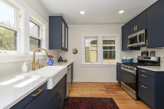2844 N Hartung AVENUE, Milwaukee, WI 53210
